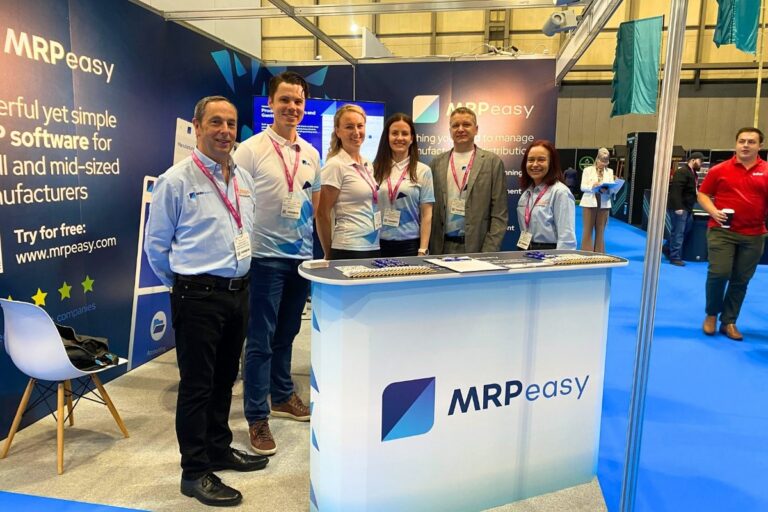 Richard and Sara Duff of Smart Manufacture with the MRPeasy team at Smart Factory Expo 2025